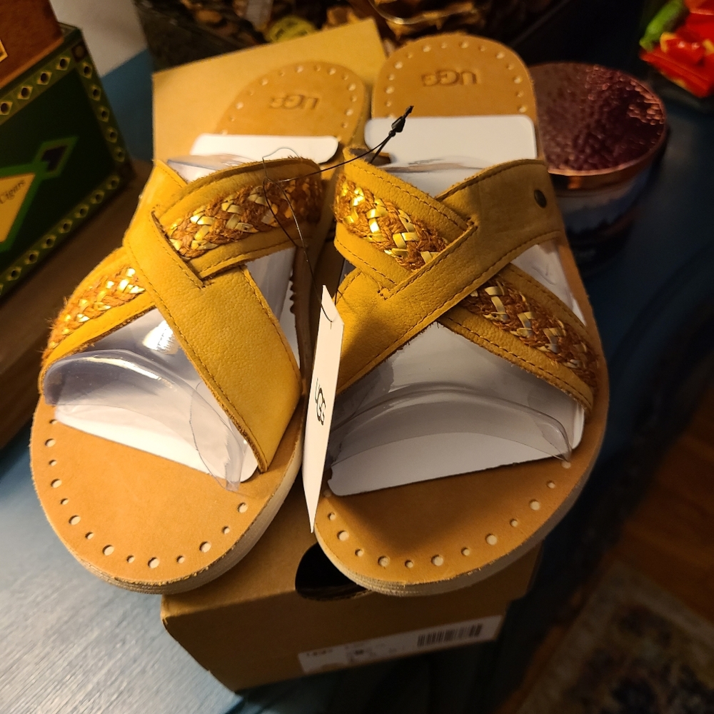 Ugg Lexia Sandals 8